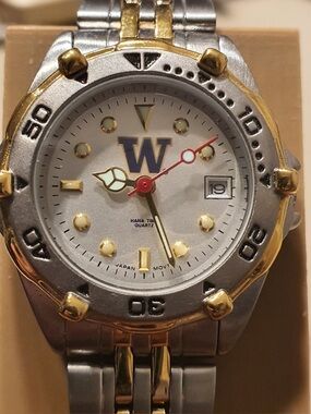 Hana Time Washington Huskies Silver/Goldtone Diver Style Women's Watch w/Date